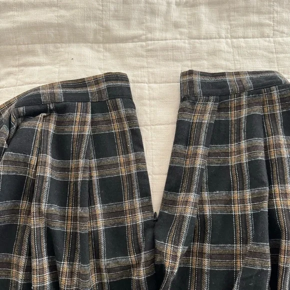 Paid Pleater A-line Mini Skirt Side Zip - Picture 6 of 7